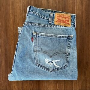 Levi’s Jeans 505 Light Blue Distressed‎ size 38 X 32 casual